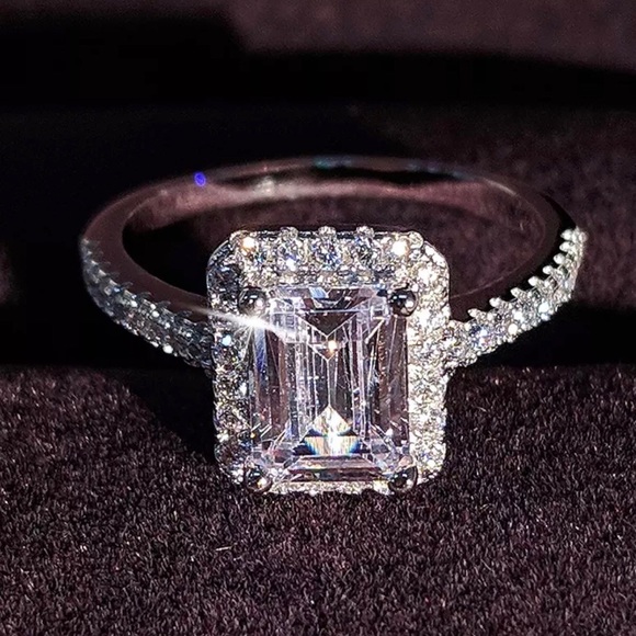 ✨✨Wedding Cushion Cut Ring✨✨ - Picture 2 of 3